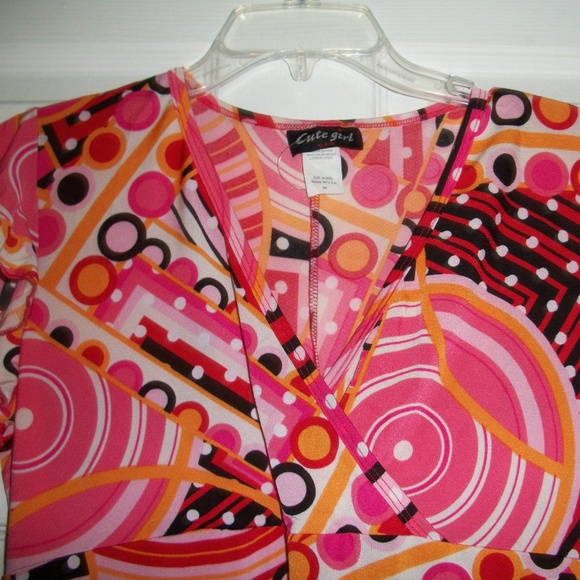 (NWOT) Cute Girl Cross-Front Printed Top - Size: M - Picture 2 of 6